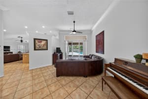 704 Lake Blvd Weston, FL 33326 - MLS#A11848466