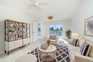 280 Sw 20th Rd 902, Miami