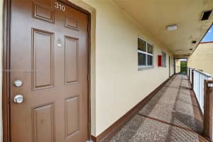8880 Sunrise Lakes Blvd 310 Sunrise, FL 33322 - MLS#A11848477