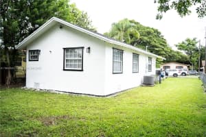 2160 Nw 45th St Miami, FL 33142 - MLS#A11848503