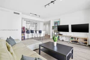 999 Sw 1st Ave 2717, Miami