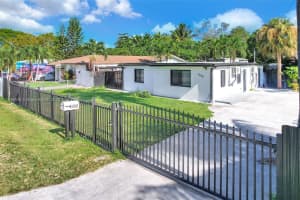 1490 Ne 147th St Miami, FL 33161 - MLS#A11848676