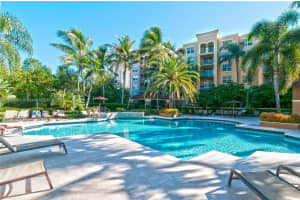 19555 E Country Club Dr 8502, Aventura
