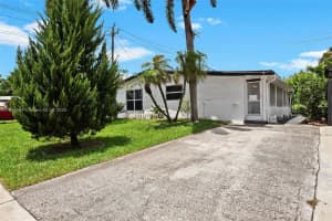 3711 Sw 58th Ave Davie, FL 33314 - MLS#A11848694