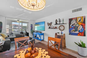 9181 Sunrise Lakes Blvd, Sunrise, FL 33322, Sold 10/01/25