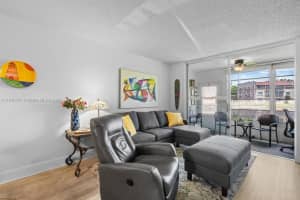 9181 Sunrise Lakes Blvd, Sunrise, FL 33322, Sold 10/01/25