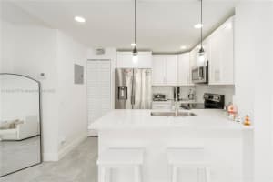 718 Executive Center Dr 112 West Palm Beach, FL 33401 - MLS#A11848777