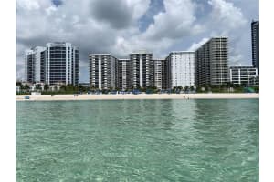 6039 Collins Ave 826, Miami Beach, FL 33140 - MLS#A11848780