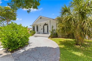 1623 Mayo St Hollywood, FL 33020 - MLS#A11848789