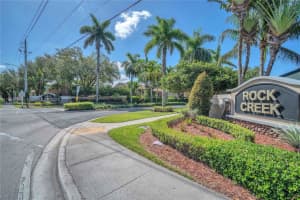 66 Forest Cir, Cooper City