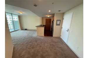 300 S Biscayne Blvd T-1805, Miami