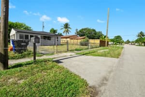 410 NE 172nd St, North Miami Beach, FL 33162 - MLS#A11848842