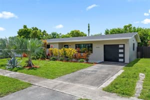 8450 Nw 28th St Sunrise, FL 33322 - MLS#A11848885