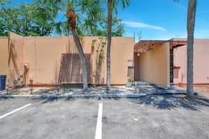 6703 Kingsmoor Way, Miami Lakes