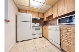 569 Fanshaw N 569 Boca Raton, FL 33434 - MLS#A11848915