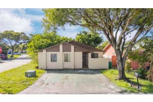 5114 Nw 194th Ln, Miami