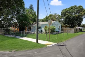 1355 Nw 44th St Miami, FL 33142 - MLS#A11849035