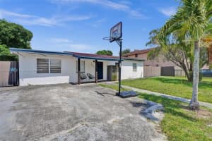 16031 NW 18th Ct, Miami Gardens, FL 33054 - MLS#A11849048