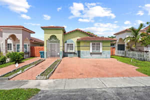 12356 Nw 98th Pl Hialeah Gardens, FL 33018 - MLS#A11849058