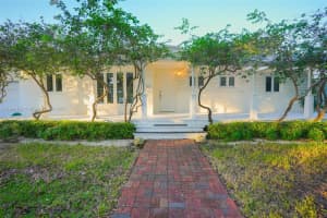 355 Redwood Ln, Key Biscayne