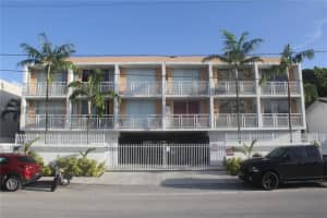 450 Sw 3rd St 10, Miami