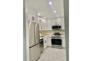4855 Nw 7th St 208-6, Miami