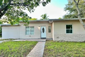1075 Nw 124th St, North Miami