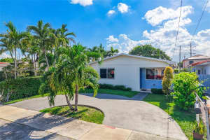 250 Nw 61st Ave, Miami