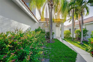 1378 SW 180th Ave, Pembroke Pines, FL 33029 - MLS#A11849359