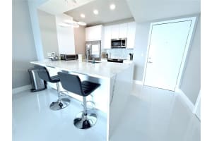 951 Brickell Ave 3402 Miami, FL 33131 - MLS#A11849388