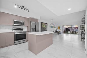 2245 NE 122nd St 2245, North Miami, FL 33181 - MLS#A11849465