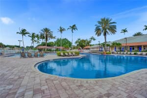 1100 Chinaberry Dr Weston, FL 33327 - MLS#A11849473