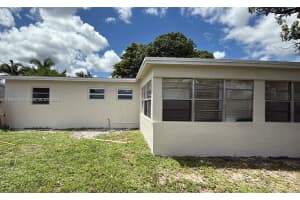 641 N 70th Ave, Hollywood, FL 33024 - MLS#A11849474