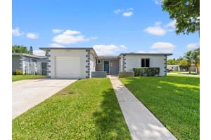 6572 Sw 8th Ct, North Lauderdale