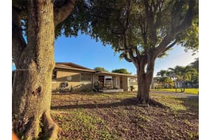 7320 Nw 2nd St Pembroke Pines, FL 33024 - MLS#A11849538