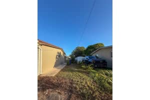7320 Nw 2nd St Pembroke Pines, FL 33024 - MLS#A11849538