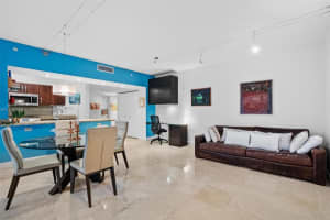 19900 E Country Club Dr 212, Aventura