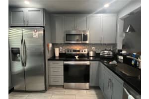 5830 Nw 64th Ave 103, Tamarac