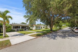 1655 Jefferson St, Hollywood, FL 33020 - MLS#A11849603
