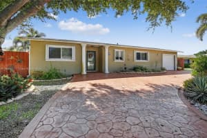 1700 Nw 111th Ave Pembroke Pines, FL 33026 - MLS#A11849631