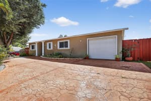 1700 Nw 111th Ave Pembroke Pines, FL 33026 - MLS#A11849631