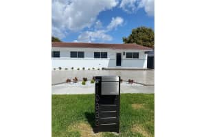 10333 Sw 6th St, Sweetwater