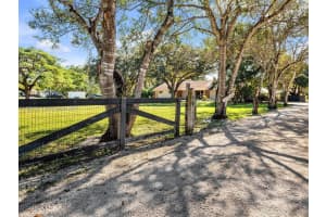 13350 Luray Rd Southwest Ranches, FL 33330 - MLS#A11849656