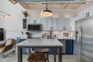 690 SW 1st Ct, Miami, FL 33130, Sold 10/01/25