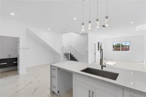 518 Nw 13th Ave Fort Lauderdale, FL 33311 - MLS#A11849676