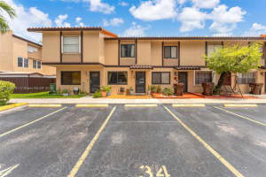 1159 W 41st Pl 34, Hialeah
