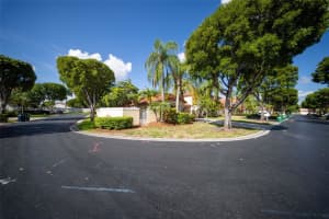 10530 Nw 52nd Ter Doral, FL 33178 - MLS#A11849837