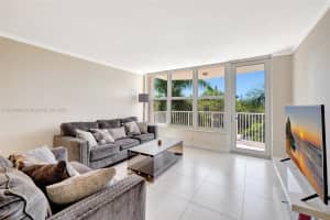 3181 S Ocean Dr 405, Hallandale Beach