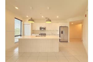 8001 Nw 41st St F-207, Doral