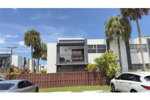 460 W Park Dr 106, Miami